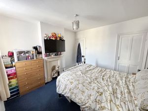 Bedroom- click for photo gallery